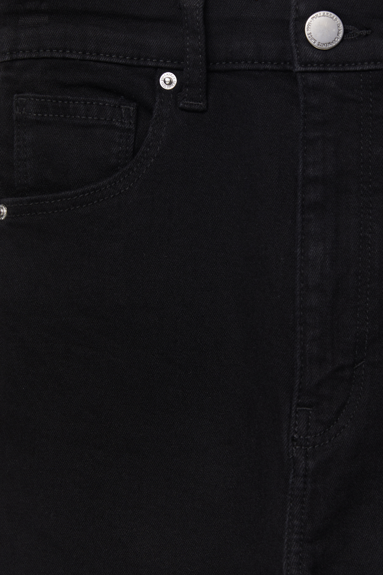Skinny-Jeans mit hohem Bund - PULL&BEAR