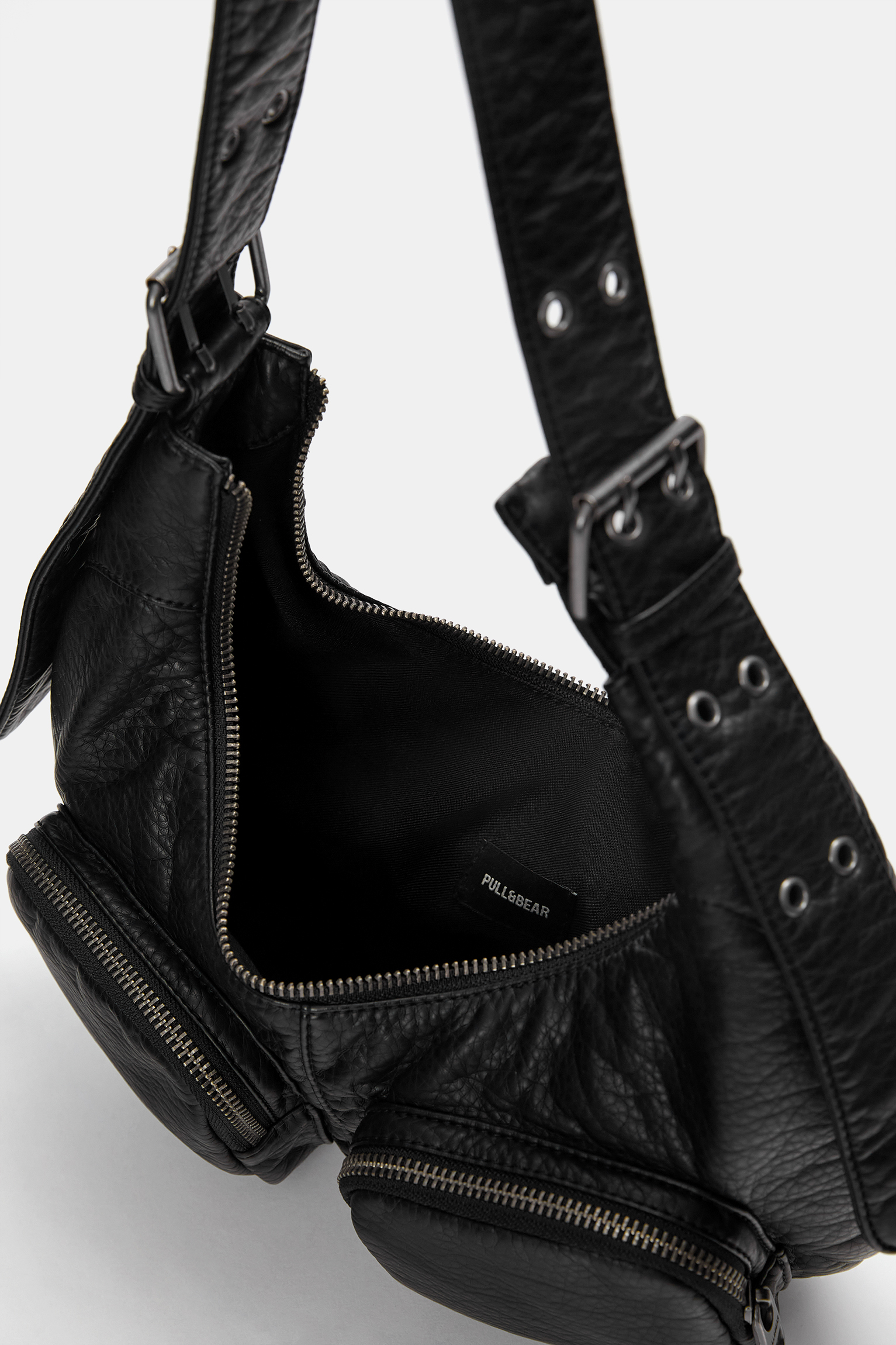 Shoulder bag with creased effect - PULL&BEAR 