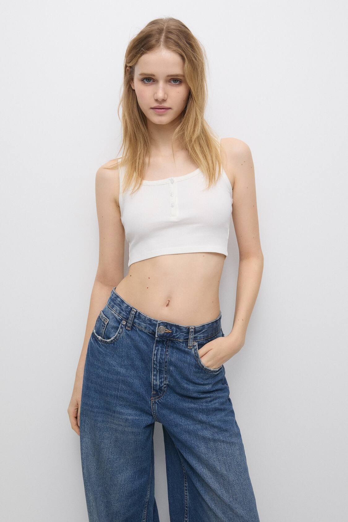 Cropped tank top with buttons - PULL&BEAR