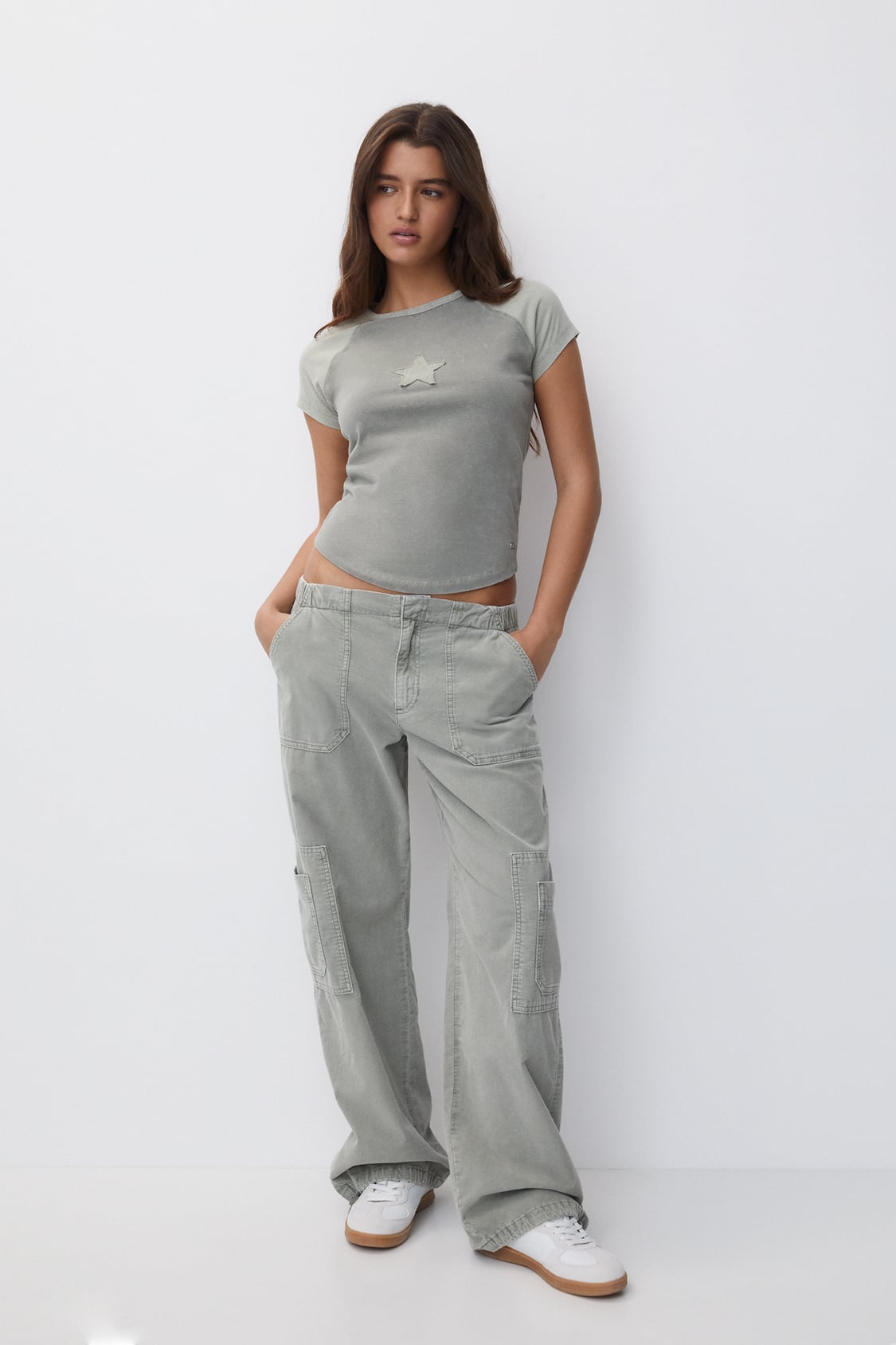 Pantalón de pana gris adaptado para mujer