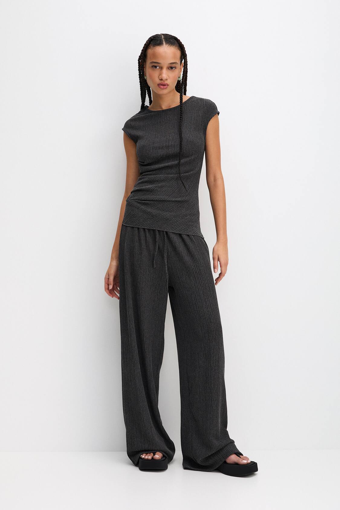 Flared - Trousers - Clothing - Woman - PULL&BEAR United Arab Emirates