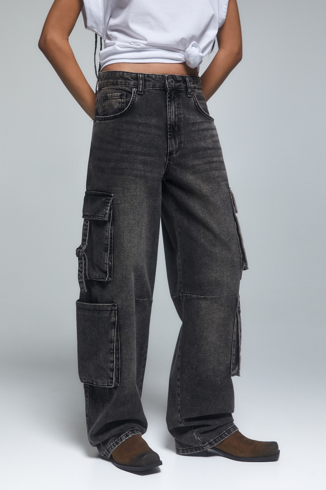 Cargo jeans with multiple pockets - PULL&BEAR