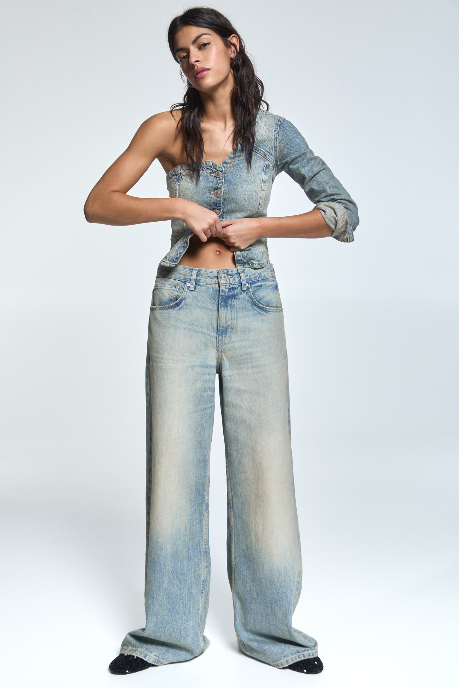 Faded wide-leg baggy jeans