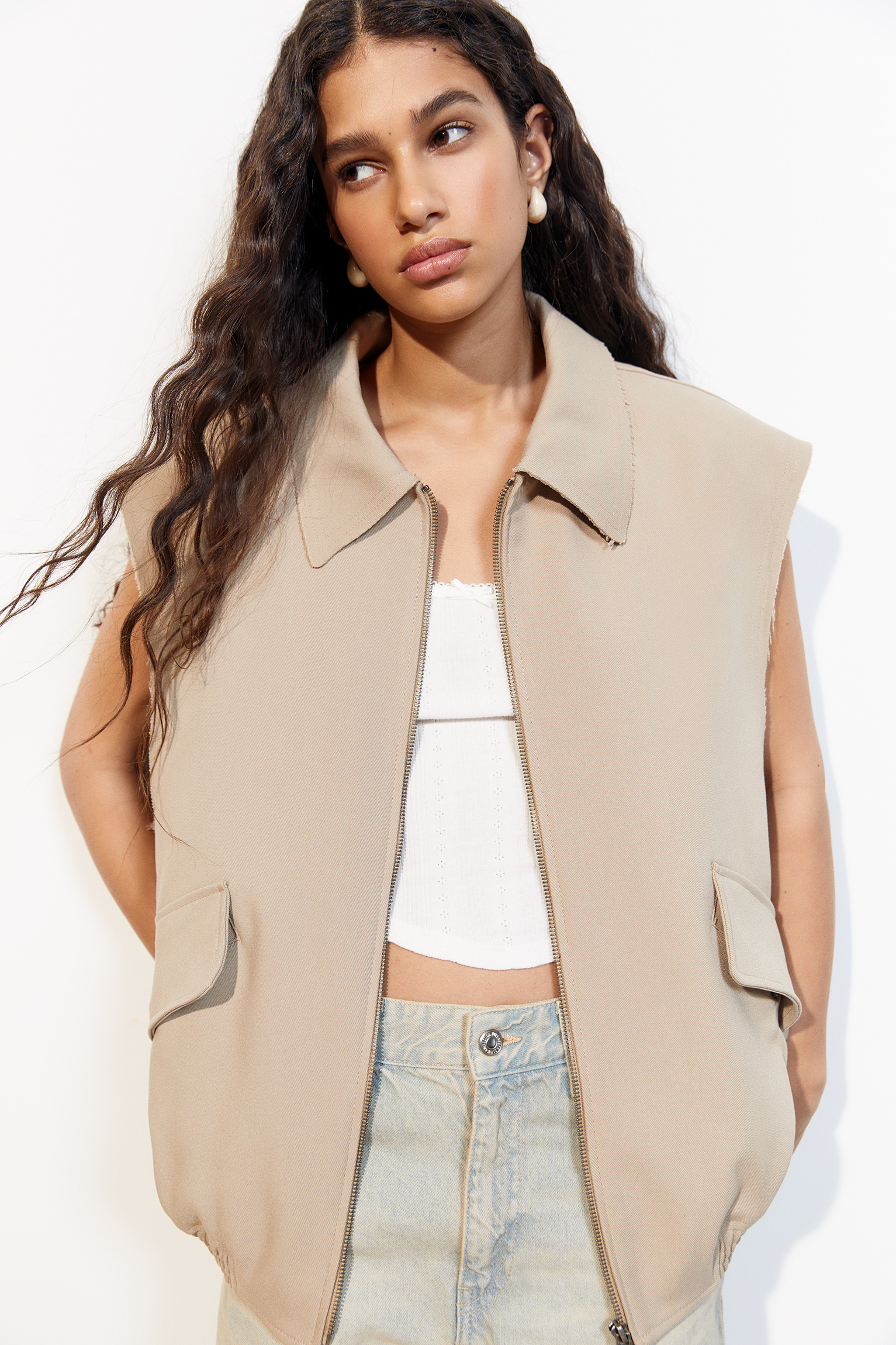 Oversize vest with frayed arm holes - pull&bear