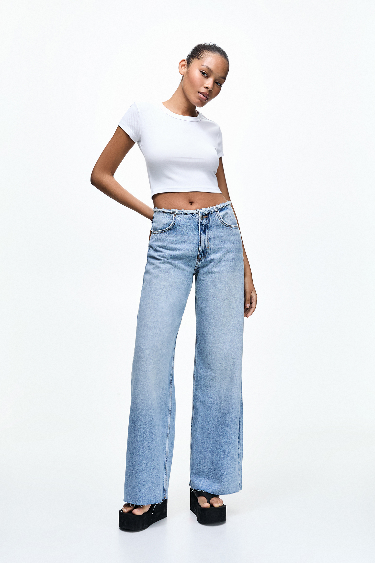 Wide-leg jeans with frayed waistband - pull&bear