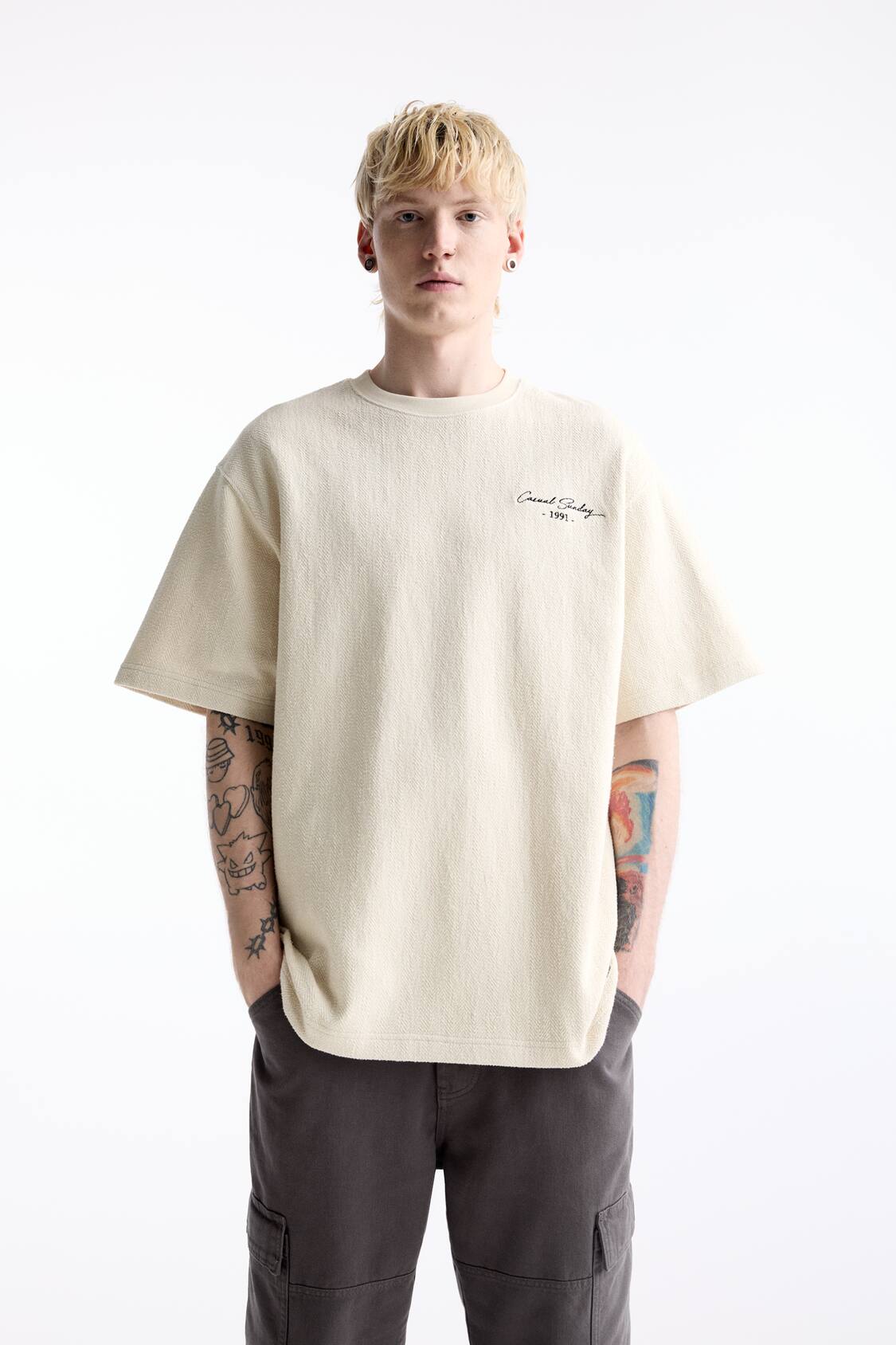 Textured plush T-shirt with embroidered slogan - pull&bear