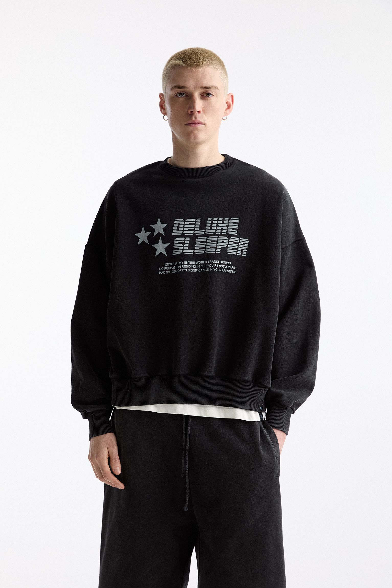 Oversize sweatshirt with star graphic
