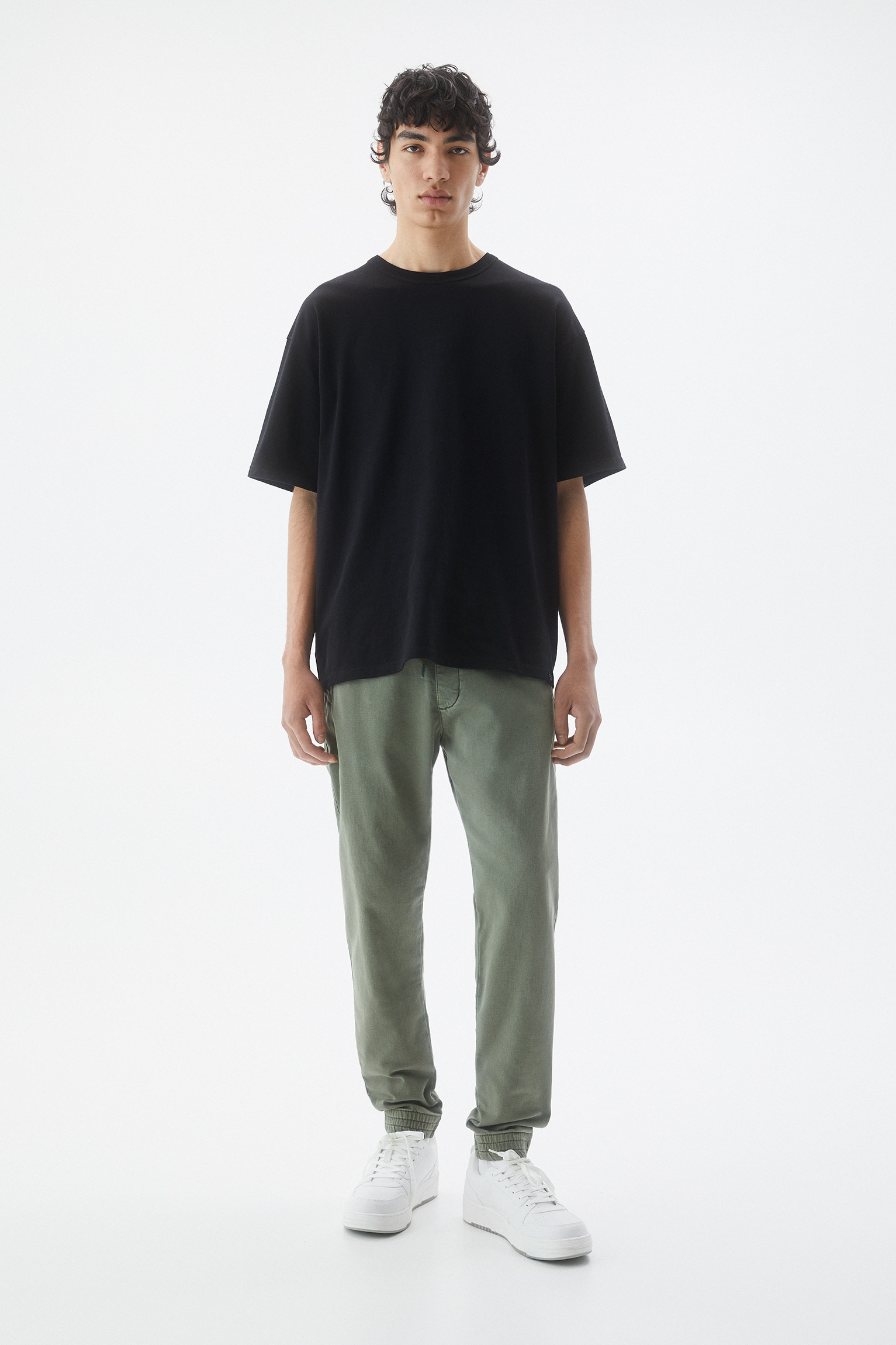 Pull&Bear Side Stripe PANTS | Side stripe trousers, Clothes, Black and  white pants