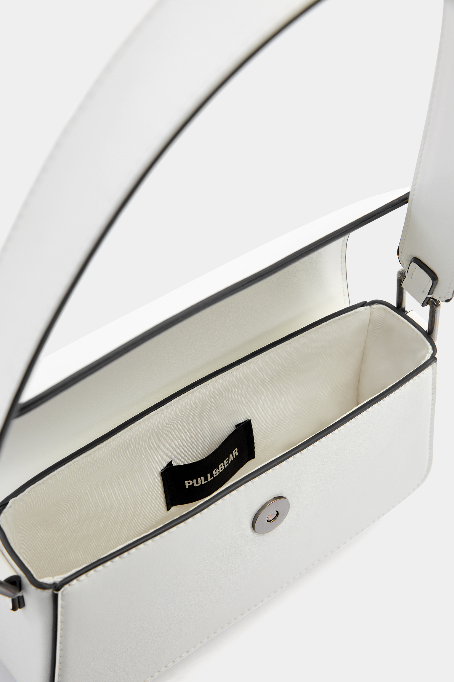 Shoulder bag with flap - pull&bear