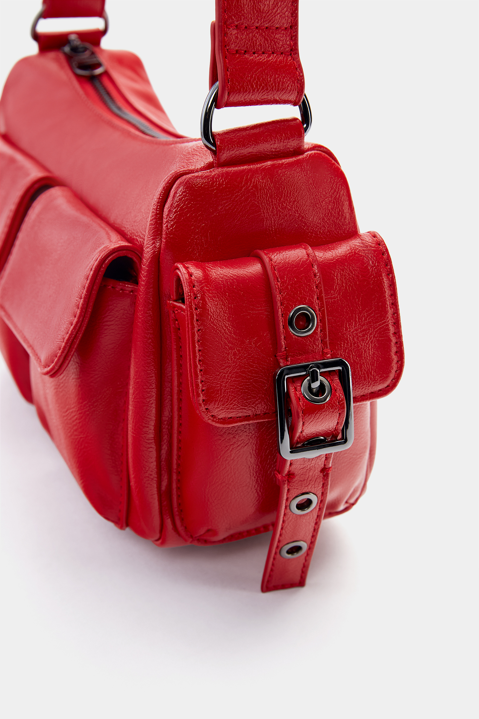 Multi-pocket shoulder bag - pull&bear 