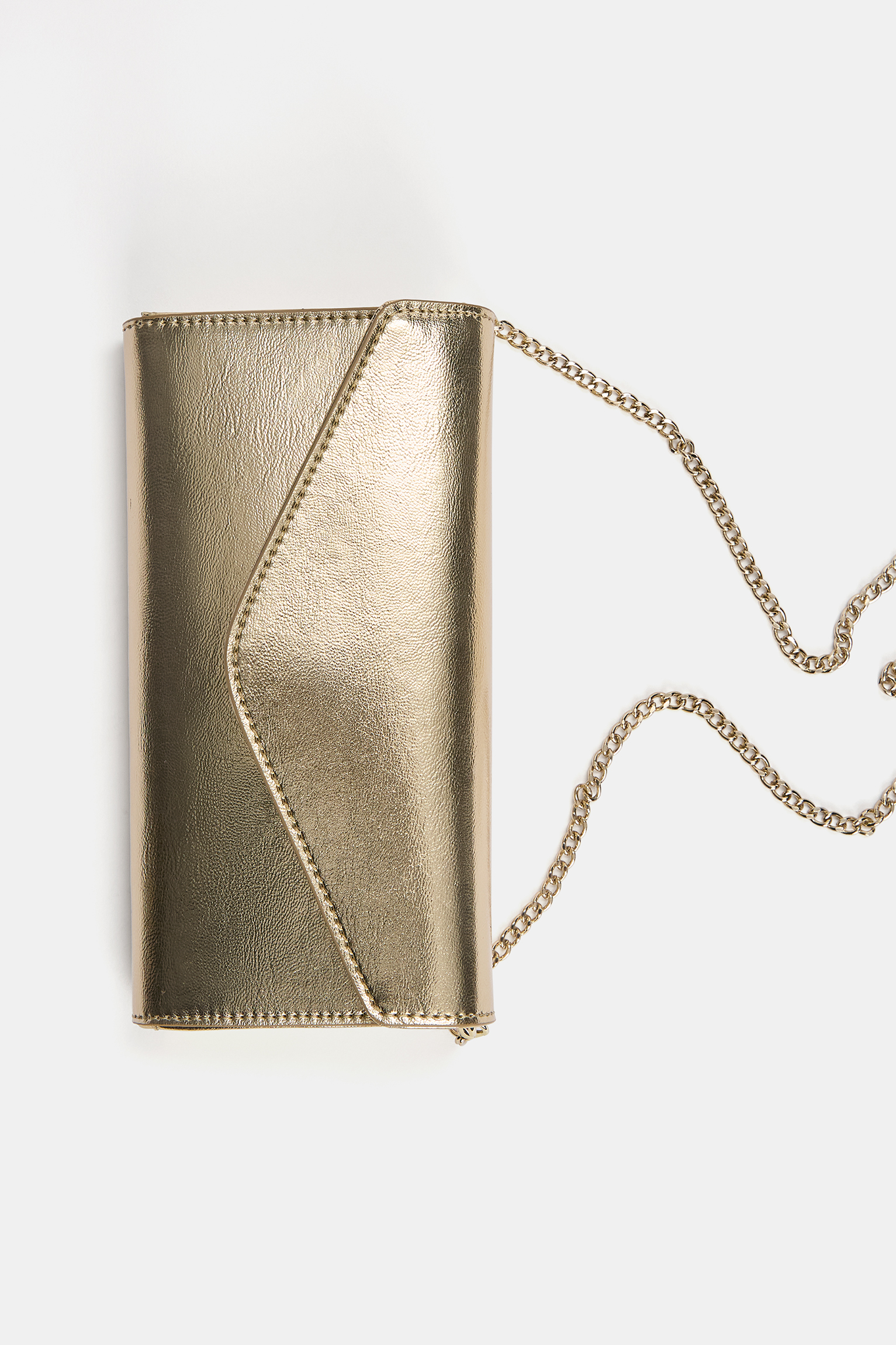 Metallisierte Umhängetasche im Clutch-Format - PULL&BEAR 