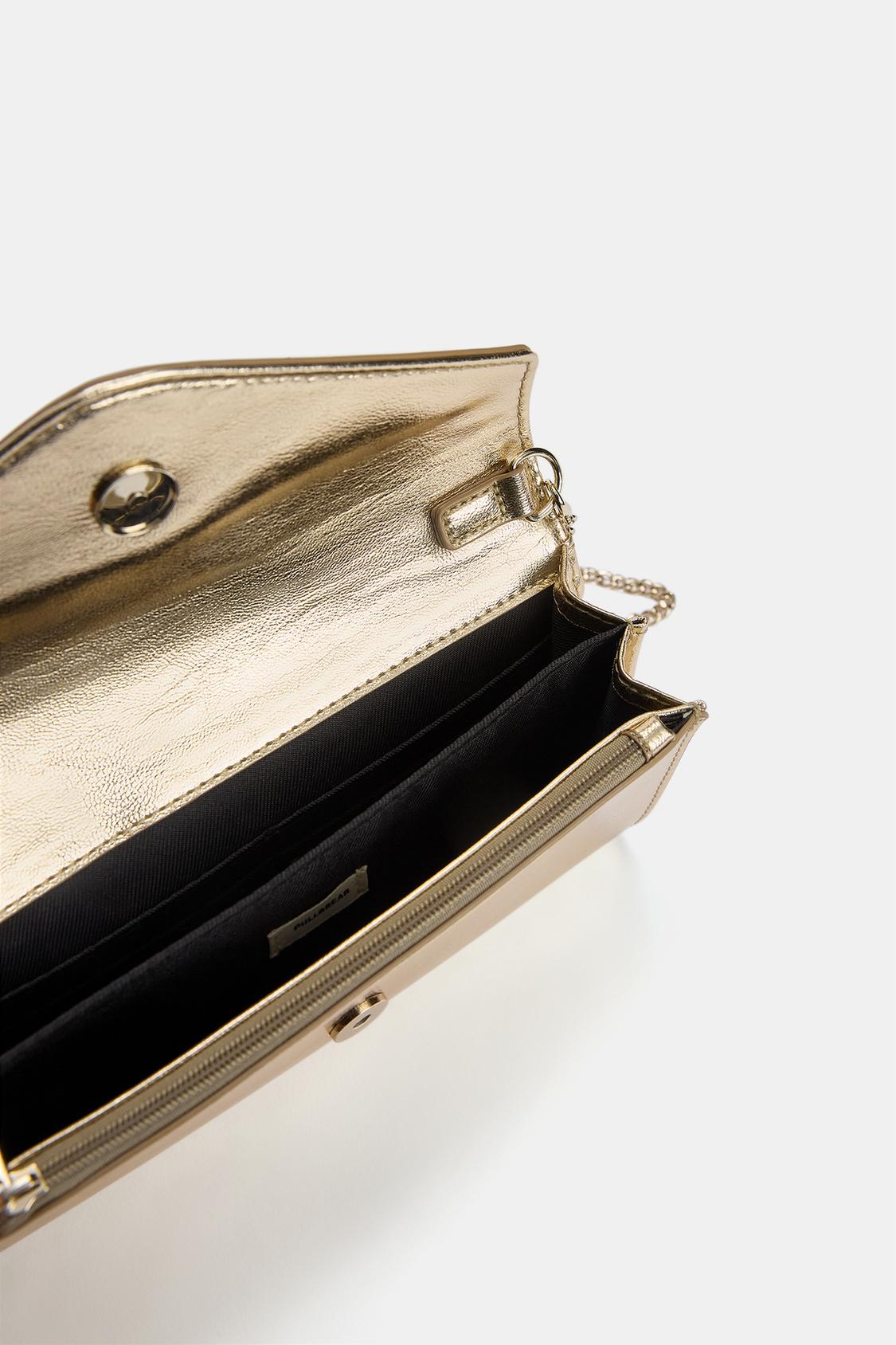 Metallisierte Umhängetasche im Clutch-Format - PULL&BEAR 