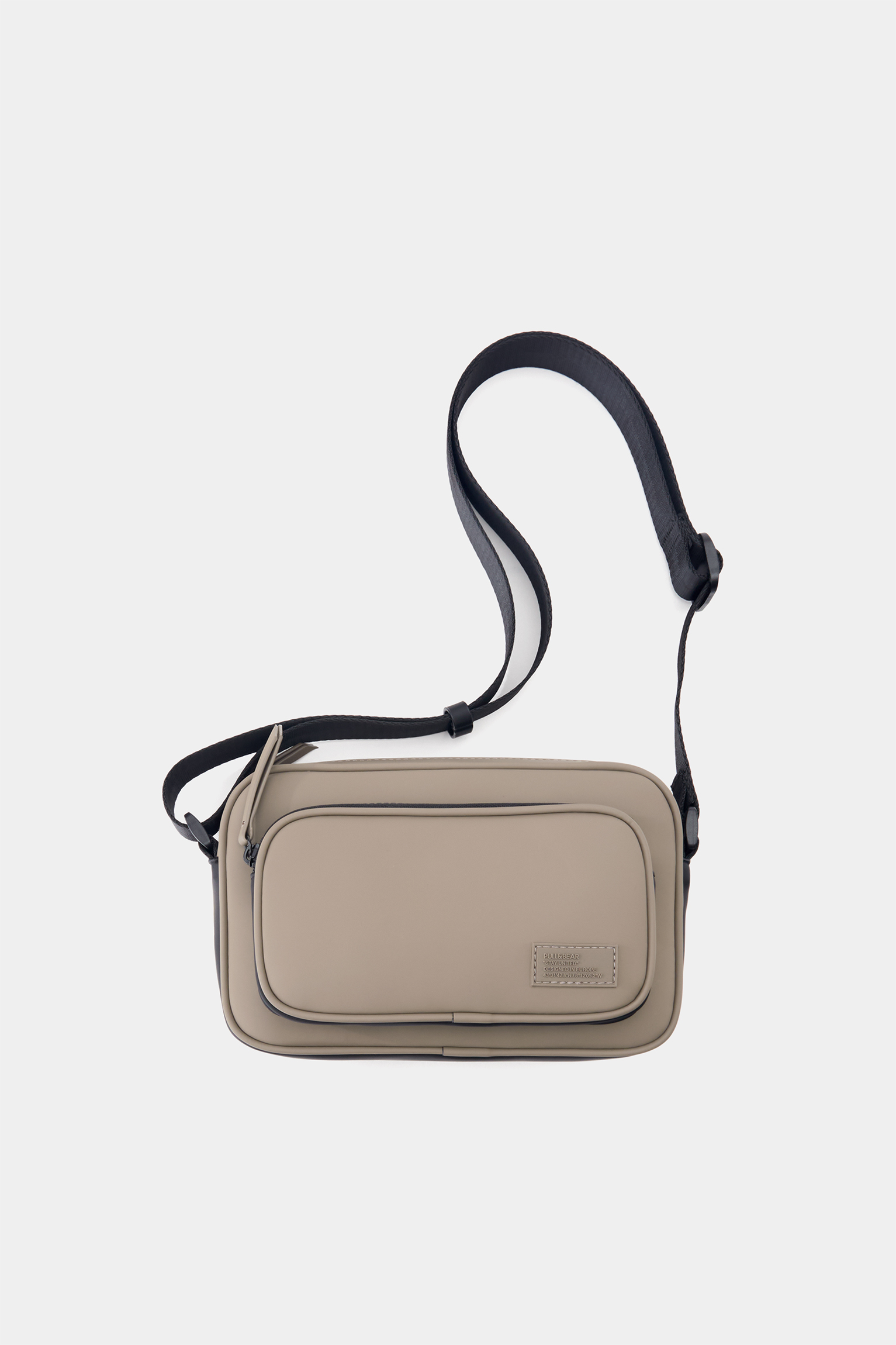 Rubberized crossbody bag - pull&bear