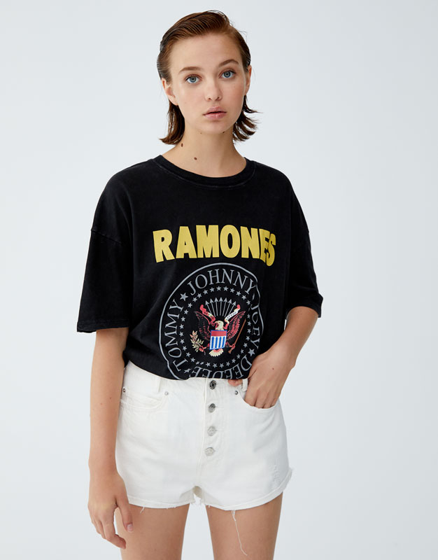 pull and bear ramones t shirt
