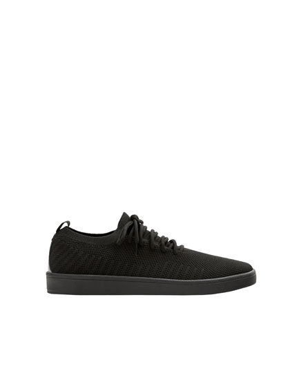 pull and bear black trainers