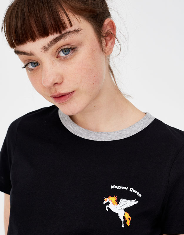 camiseta queen pull and bear