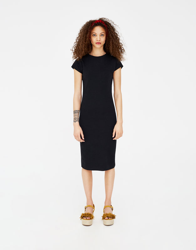 https://static.pullandbear.net/2/photos/2018/V/0/1/p/5393/201/800/5393201800_2_5_2.jpg?t=1525883479033