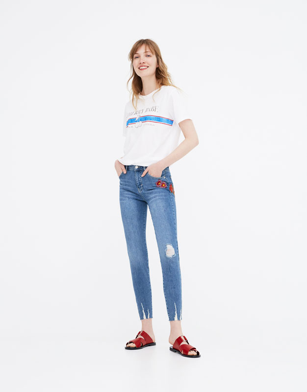 Skinny-Jeans mit seitlicher Stickerei , BLAU