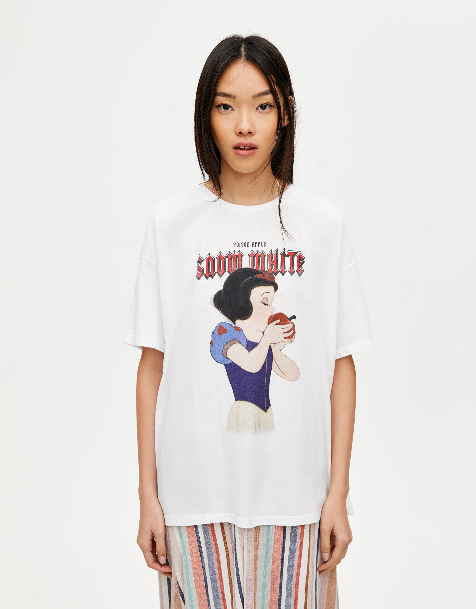 pull and bear snow white t shirt