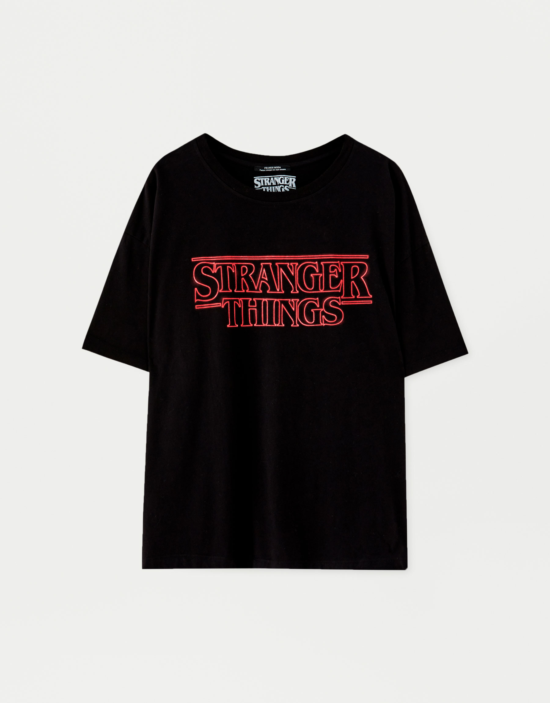 Очень странные футболки. Футболка stranger things Pull and Bear. Футболка stranger things бершка. Футболка ОСД. Футболка ОСД С надписью.