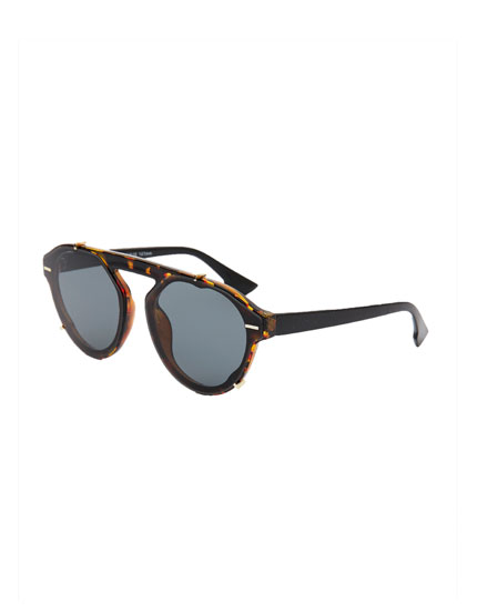 Discover the latest in Women’s Sunglasses | PULL&BEAR