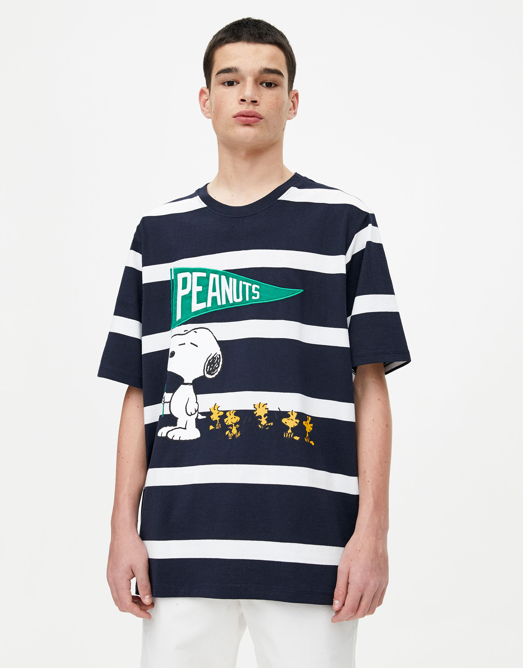 pull and bear snoopy t shirt