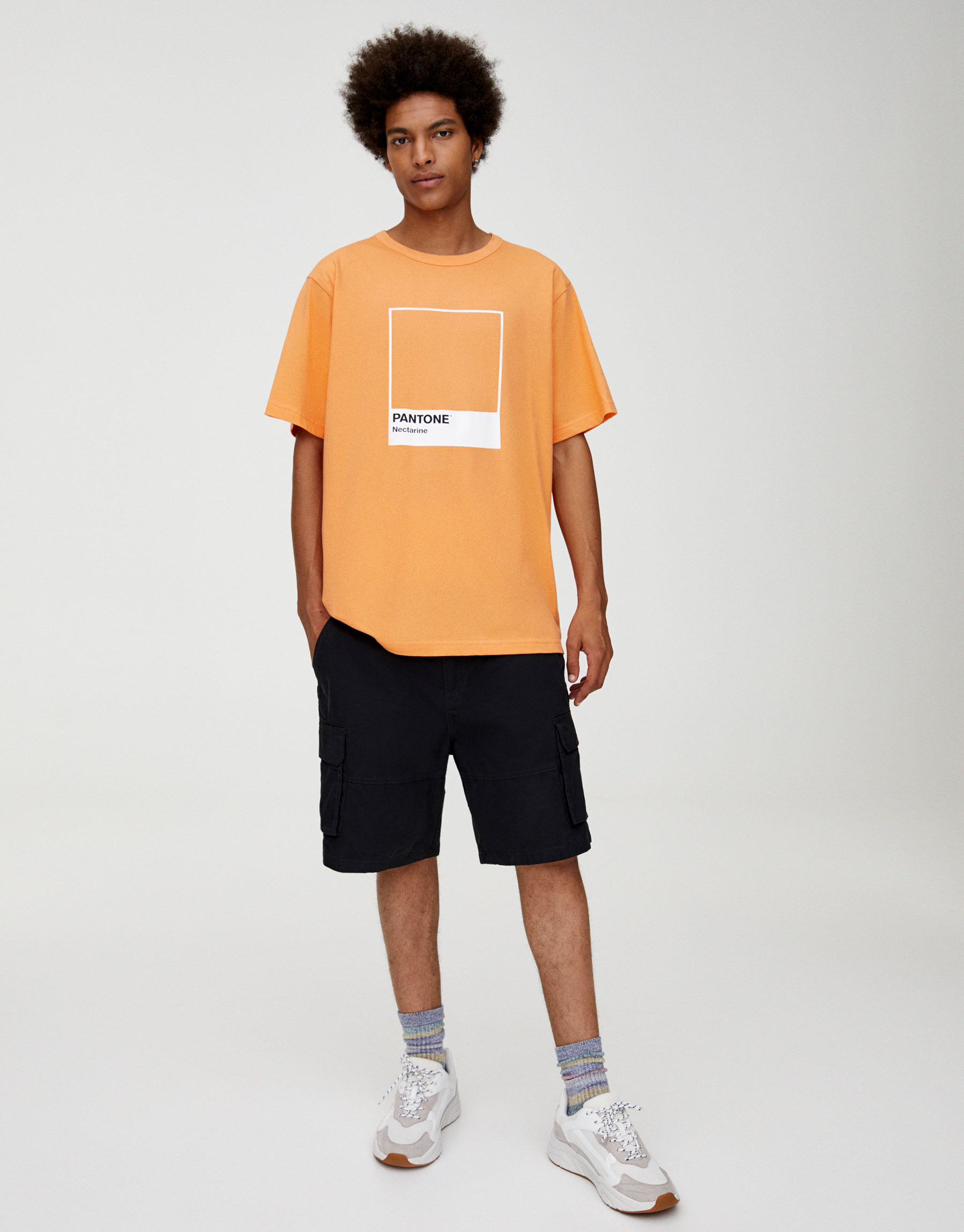 pull and bear pantone t shirt