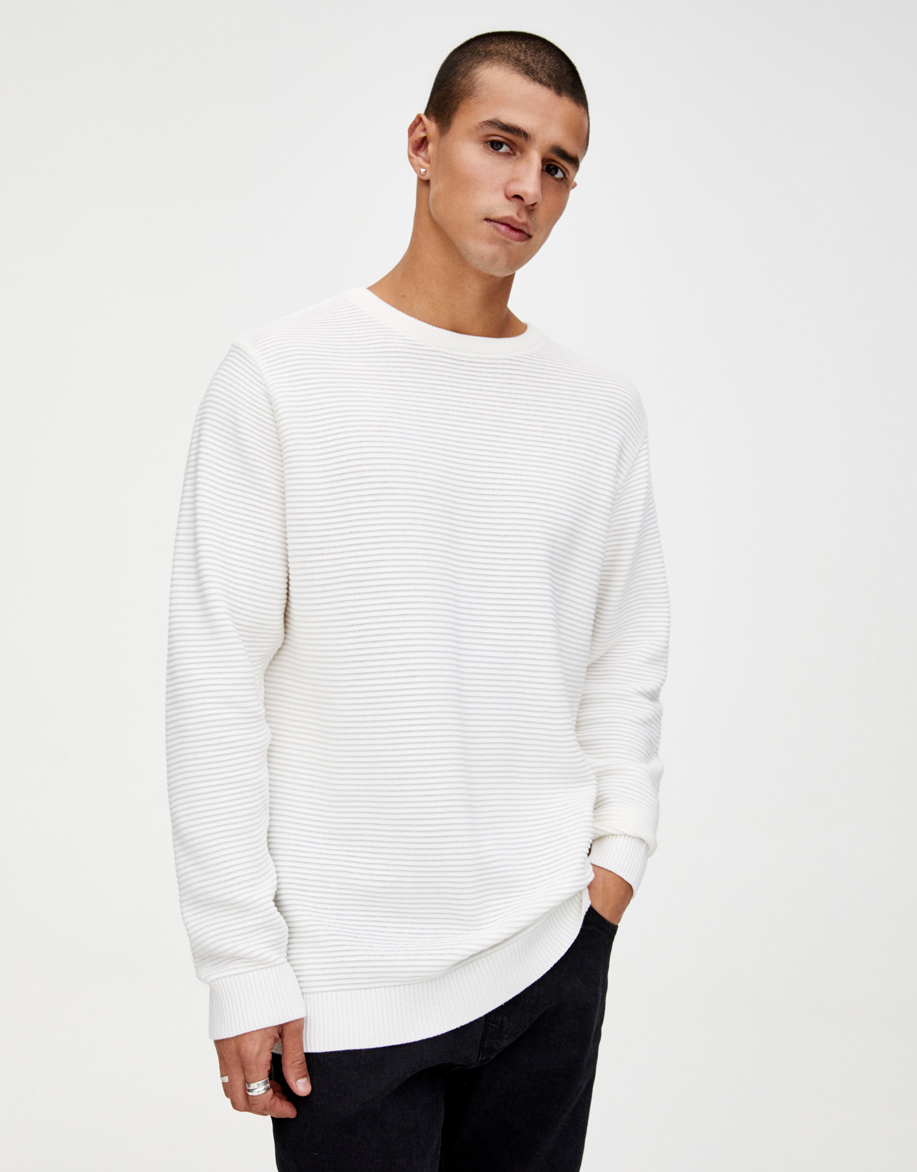Pull 9. Вязание джемпер капуцин. Pull 9. Pull and bear белый свитер. Картинка тянуть.