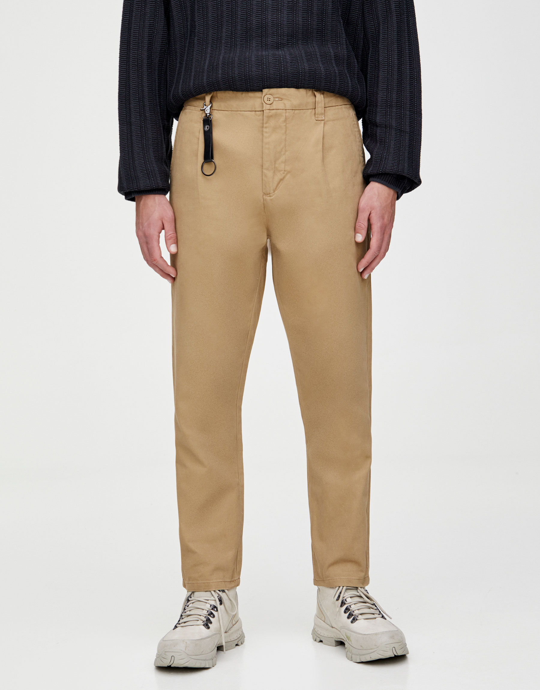 Pull \u0026 Bear - Basic chinos with a key ring detail