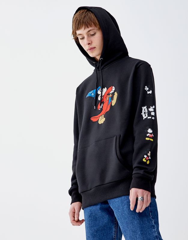 sudadera mickey pull and bear