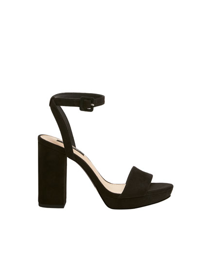 Resultado de imagen de tacones negros 2019