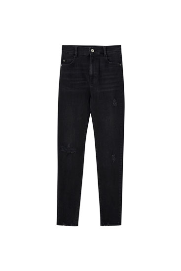 Check out the latest in Women’s Jeans | PULL&BEAR