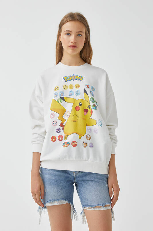 pull and bear snow white hoodie