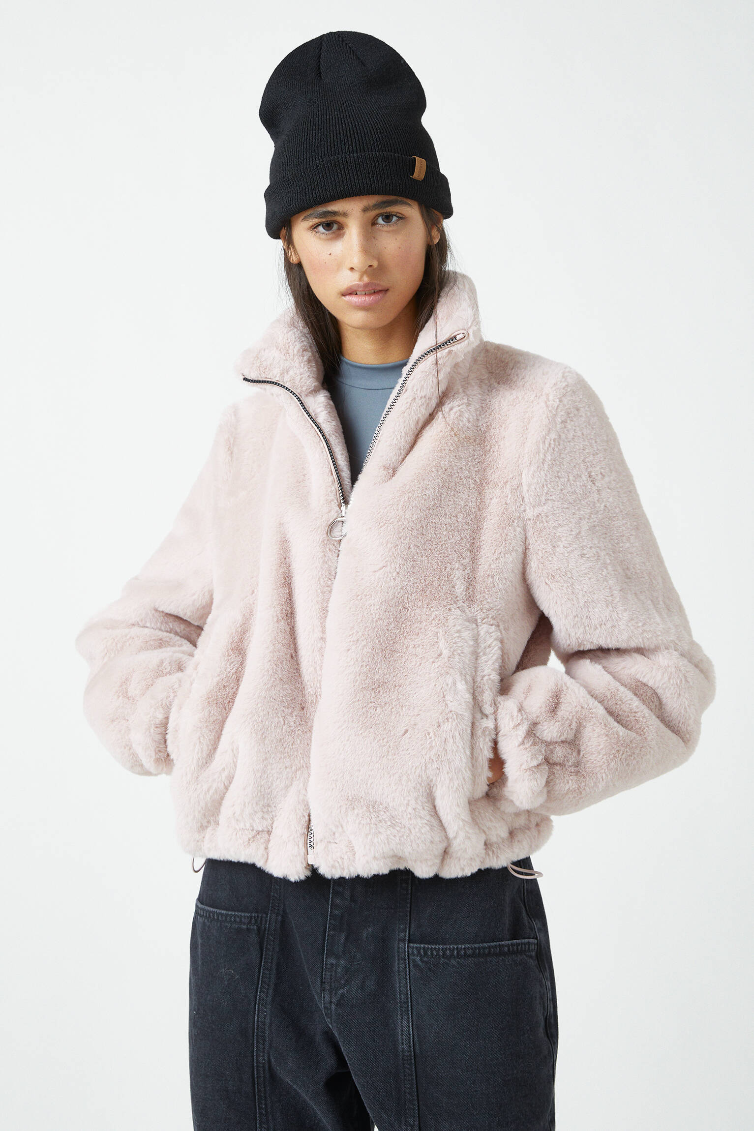 pull and bear faux fur jacket