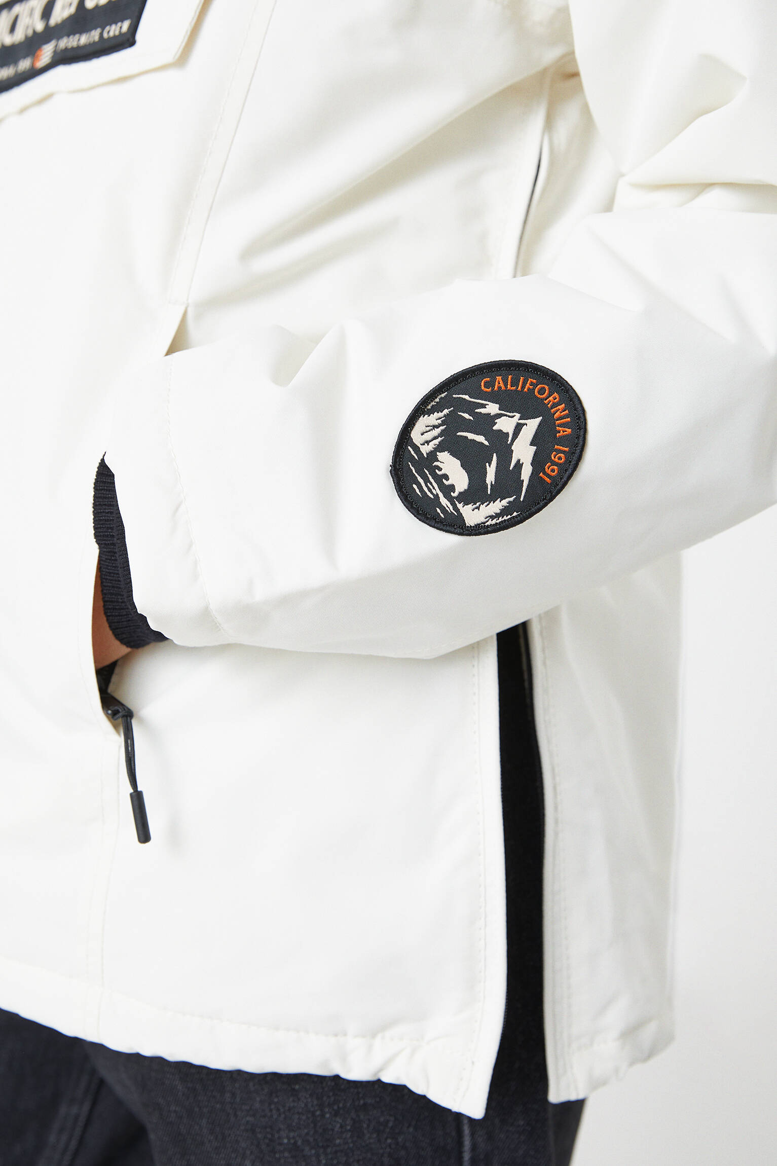 pull and bear pacific republic jacket