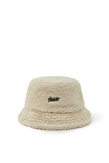 pull and bear bucket hat