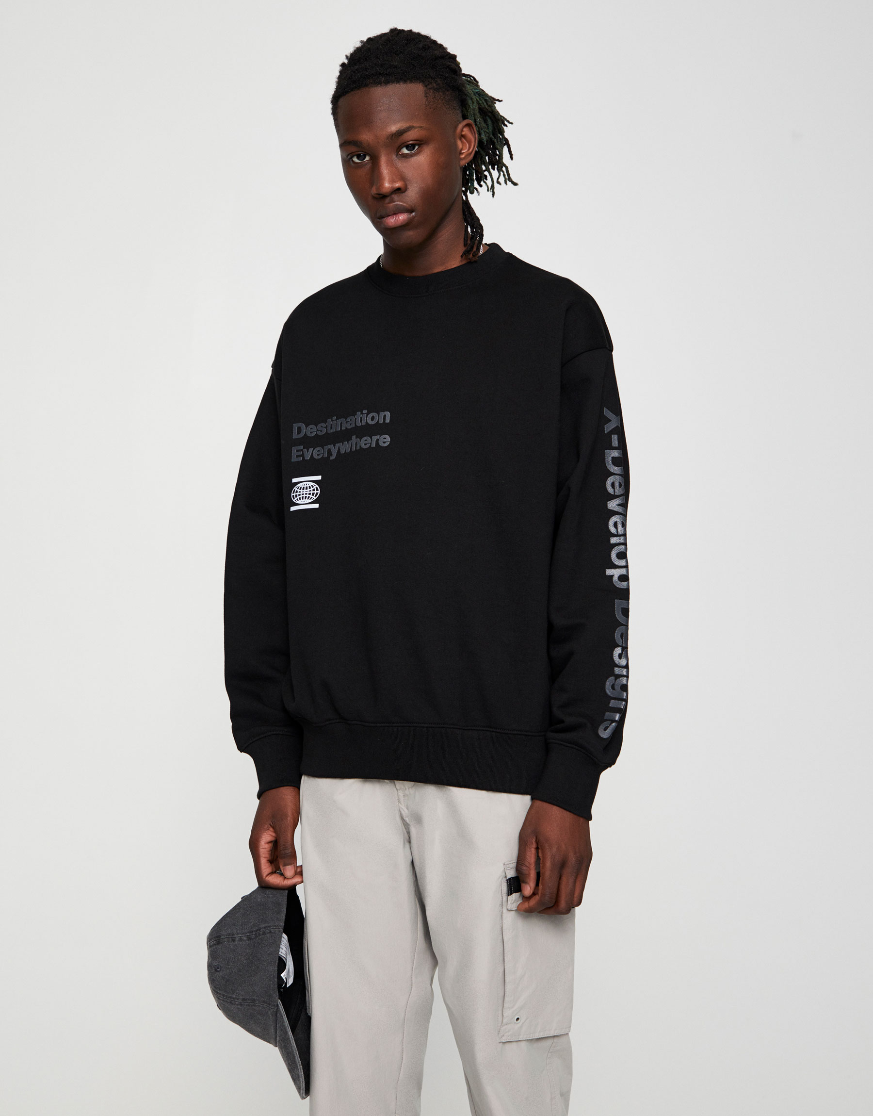 pull and bear black sweatshirt