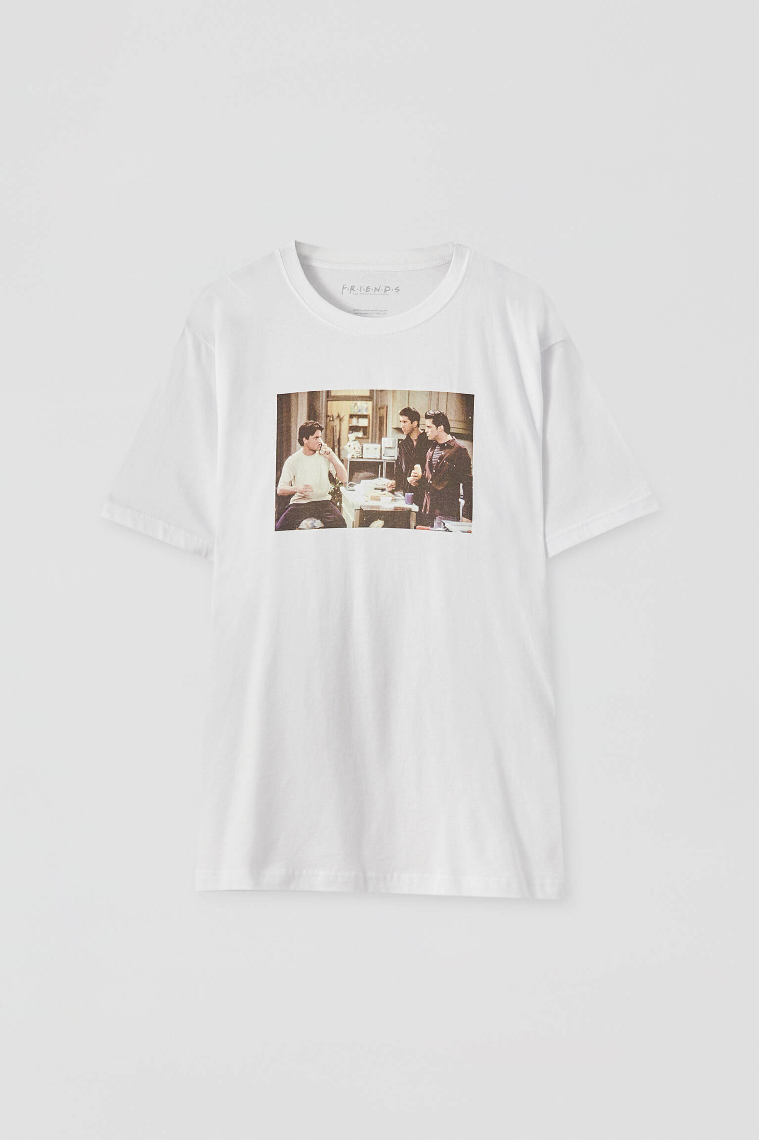 pull and bear t shirt friends