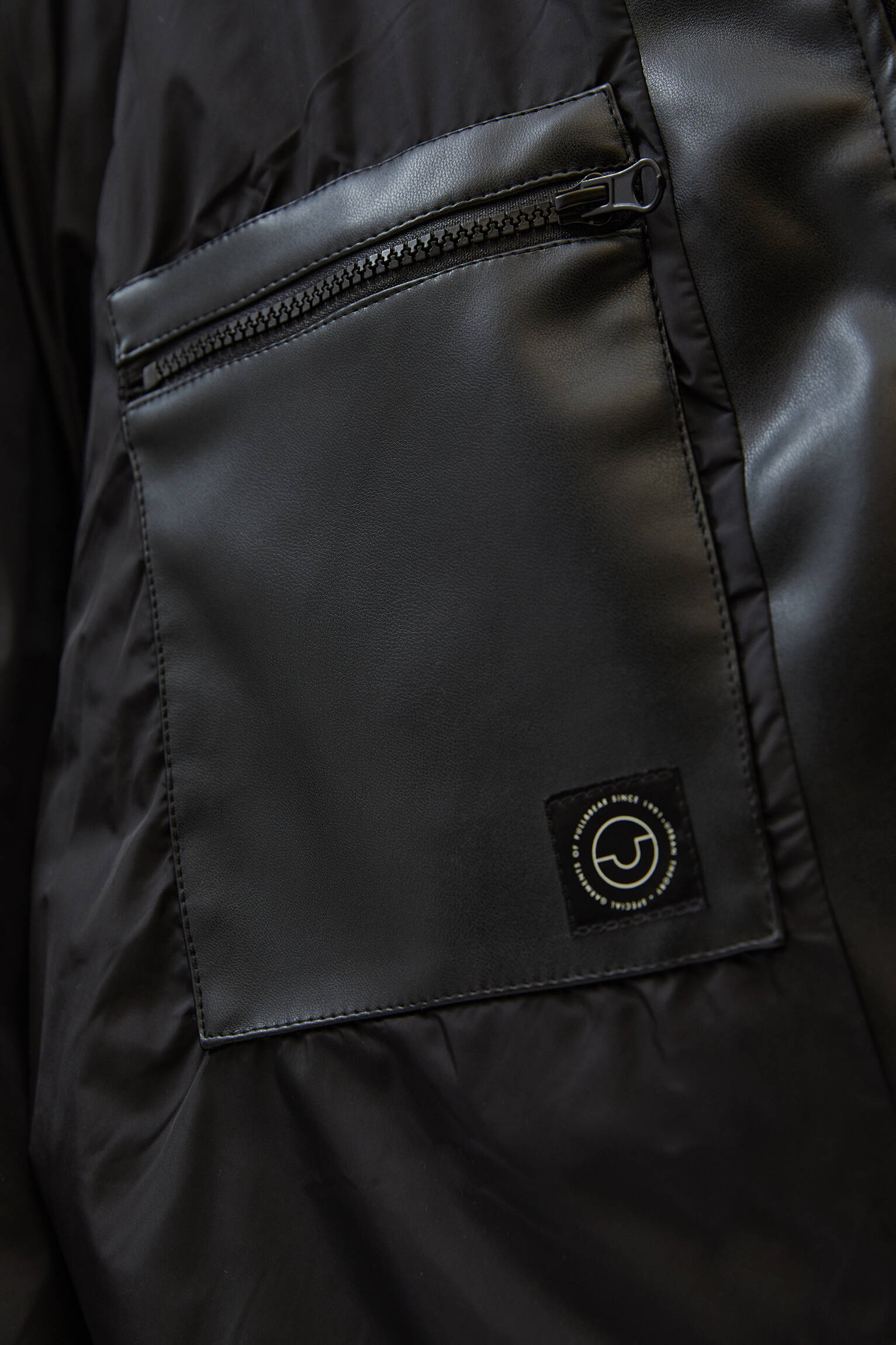 doudoune simili cuir pull and bear