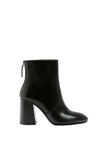 pull and bear chelsea boots