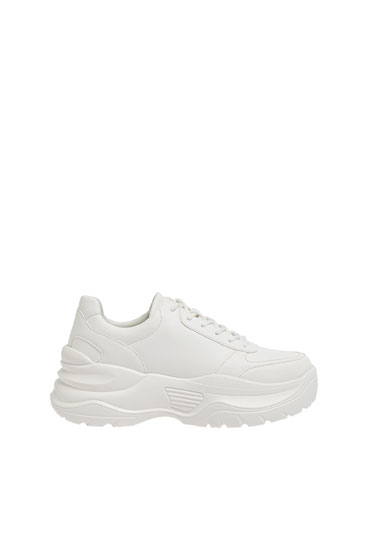 pull and bear white shoes