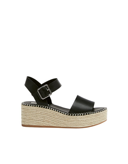 pull and bear chanclas