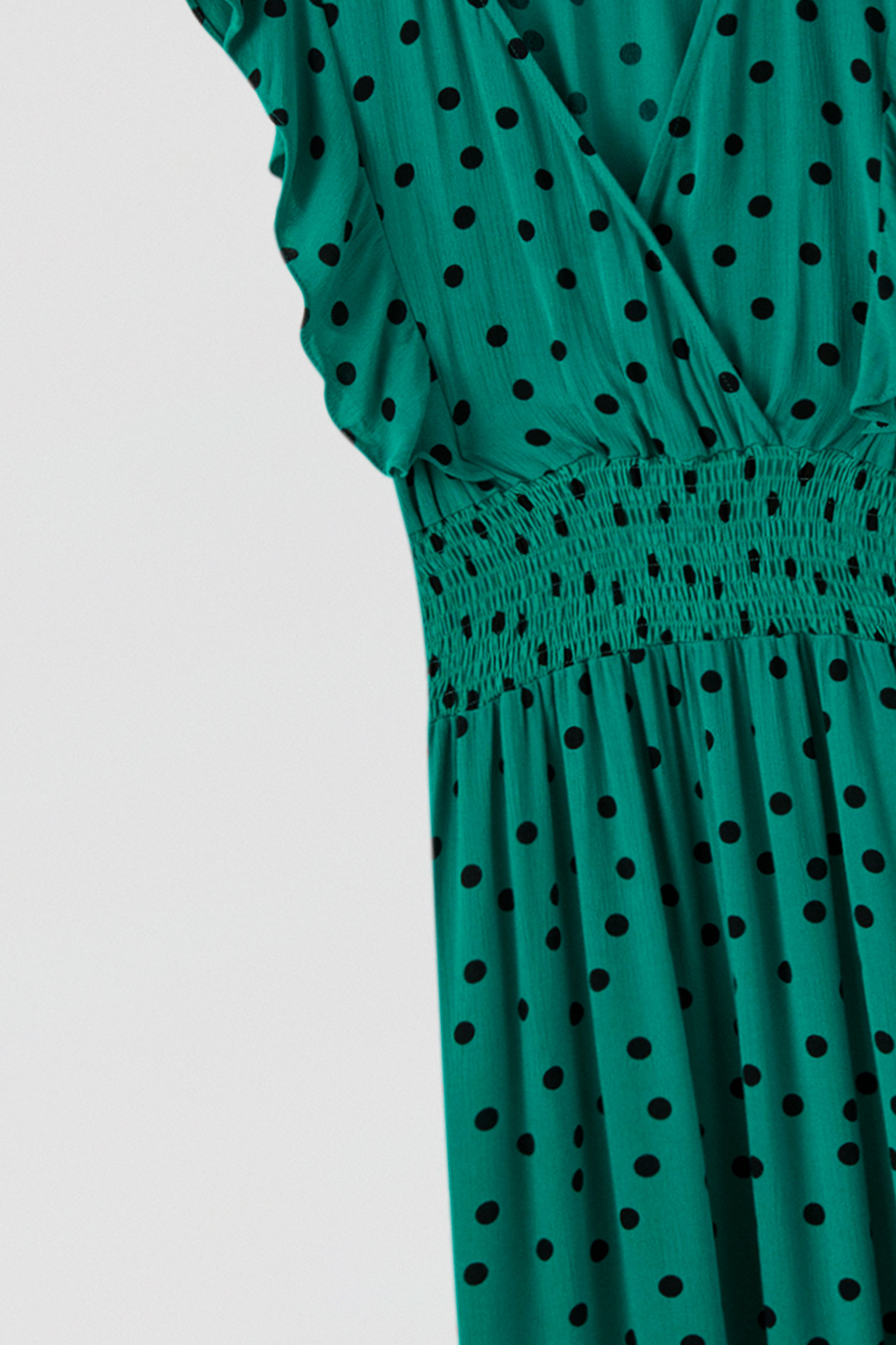 robe verte pull and bear