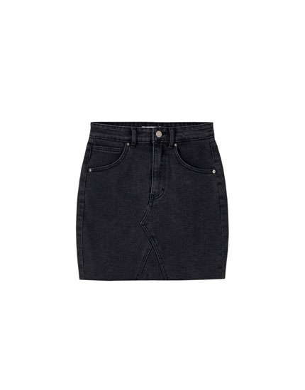 Discover the latest in Women’s Trendy Skirts | PULL&BEAR