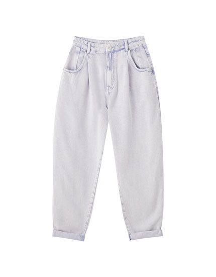 Slouchy jeans with darts and large 