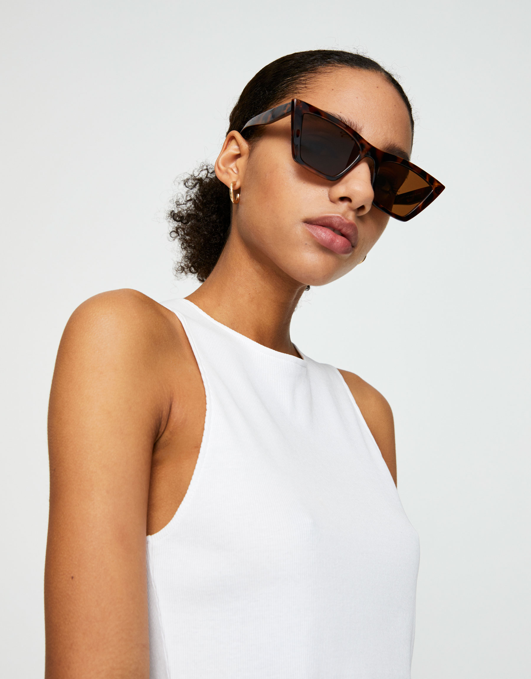 pull and bear cat eye sunglasses