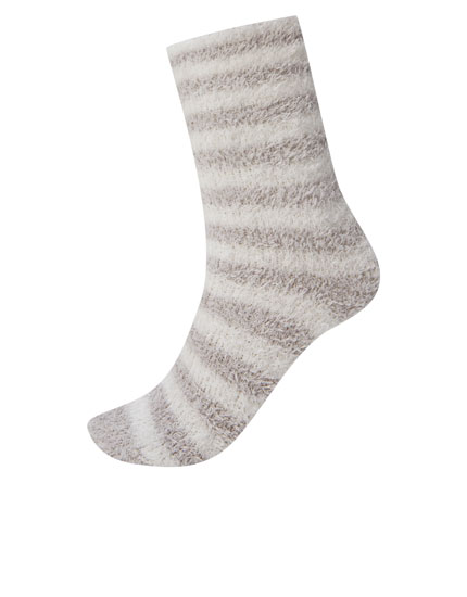 Fuzzy socks with grey stripes - PULL\u0026BEAR