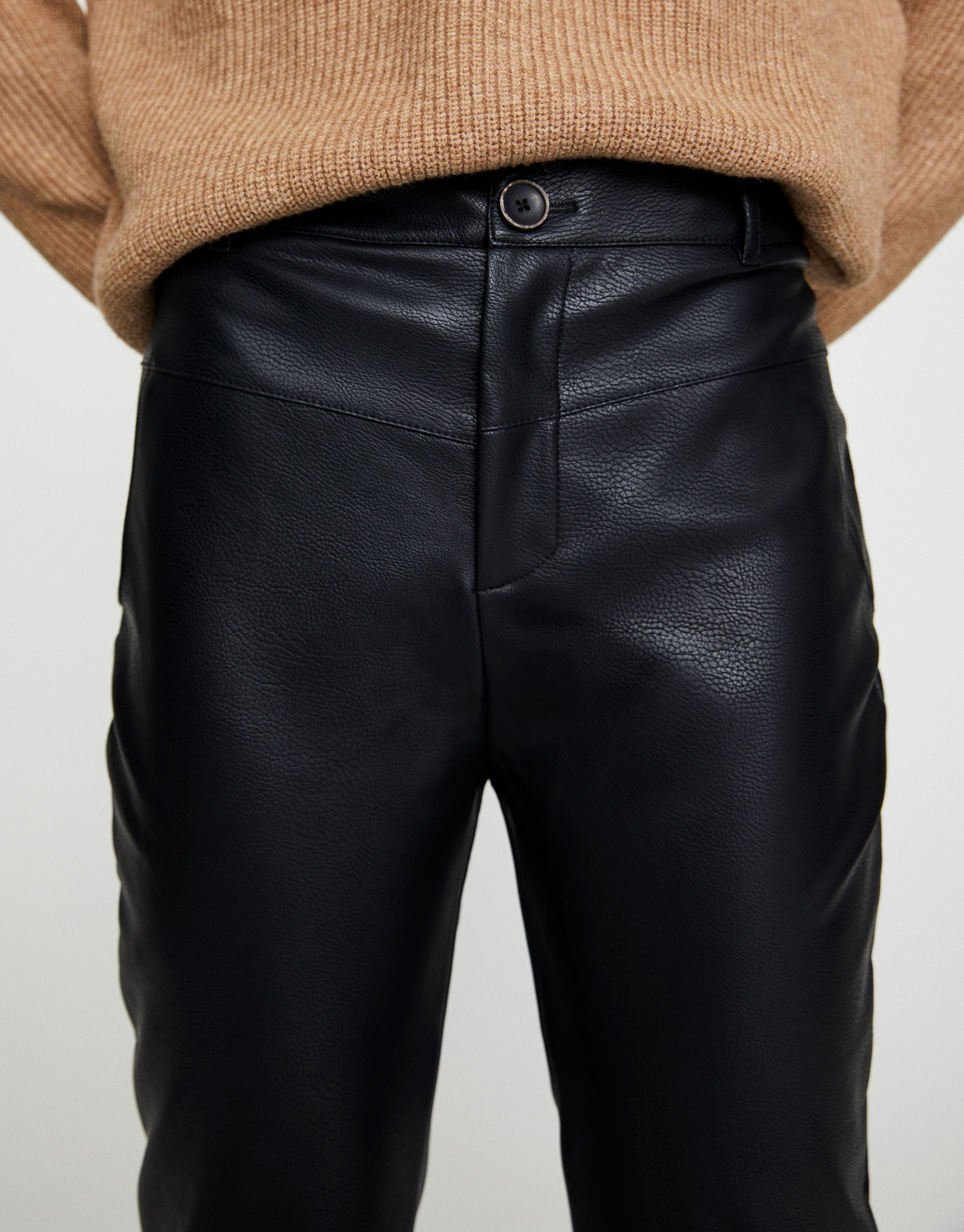 pull and bear leather pants