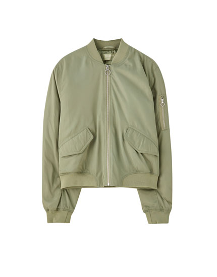 Gynaikeia Palto Kai Mpoyfan Anoi3h Kalokairi 2020 Pull Bear