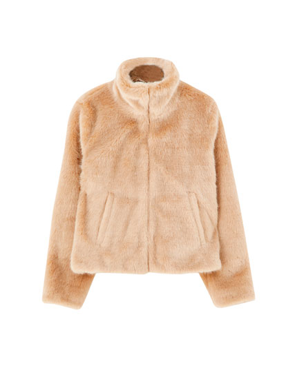 Discover the latest in Women’s Coats | PULL&BEAR